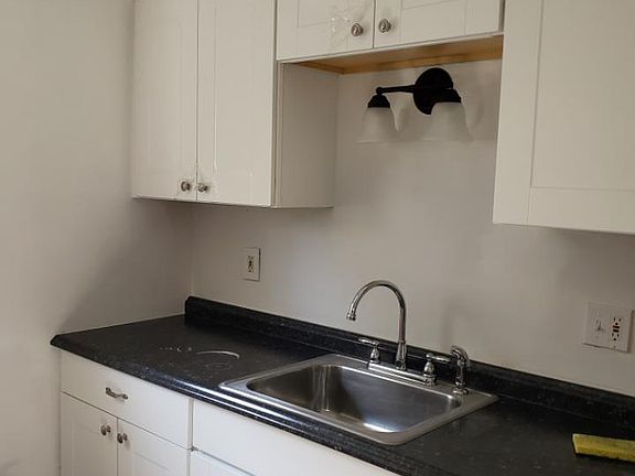 3rd image of 103-105 E Main St