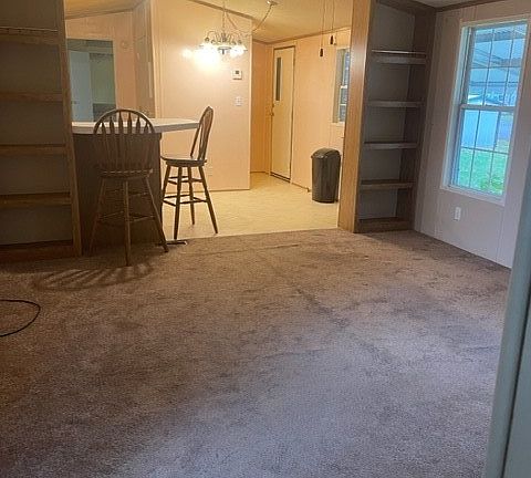 5th image of 27 Sunrise Blvd