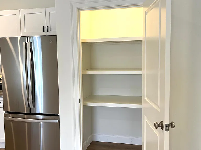 386 Saint John St #7 — Photo 15