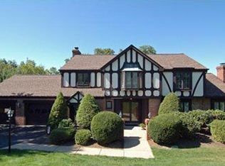 2334 Engelwood Dr, Pittsburgh, PA