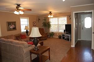 3rd image of 412 Sherwood Dr
