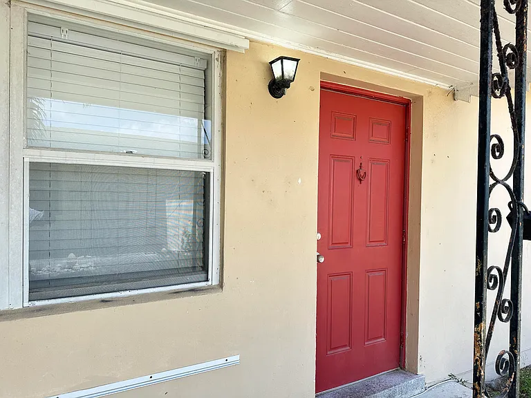 527 Puritan Rd #2 — Photo 2