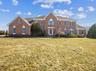 19 Hallett Dr, Pennington, NJ 08534
