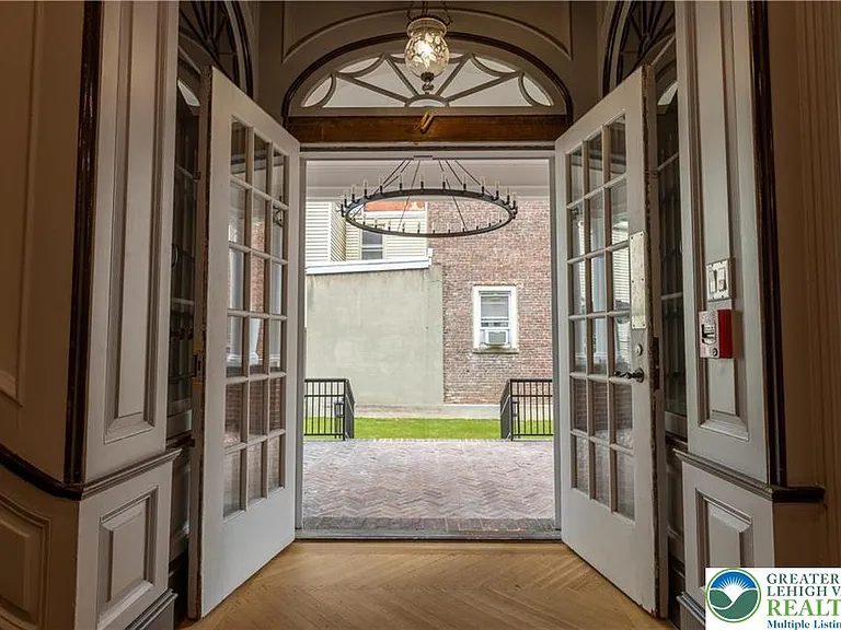 214 Spring Garden St #2B — Photo 33