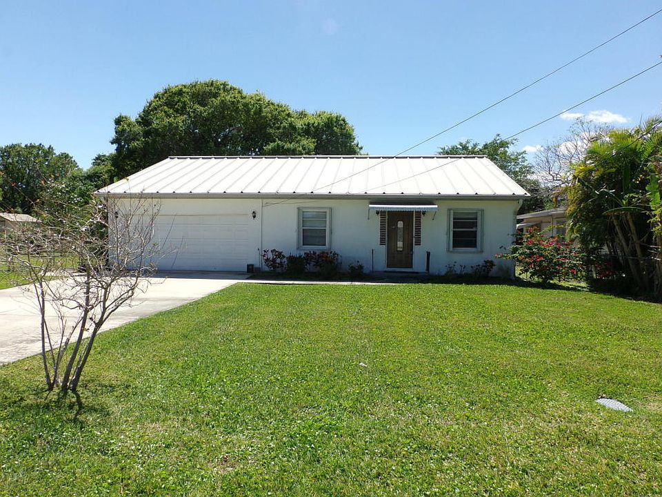 1st image of 207 Indian Hills Dr