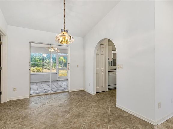 3rd image of 25444 Alicante Dr