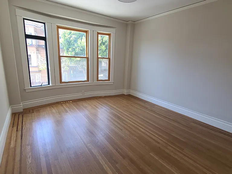 1096 Pine St #303 — Photo 4