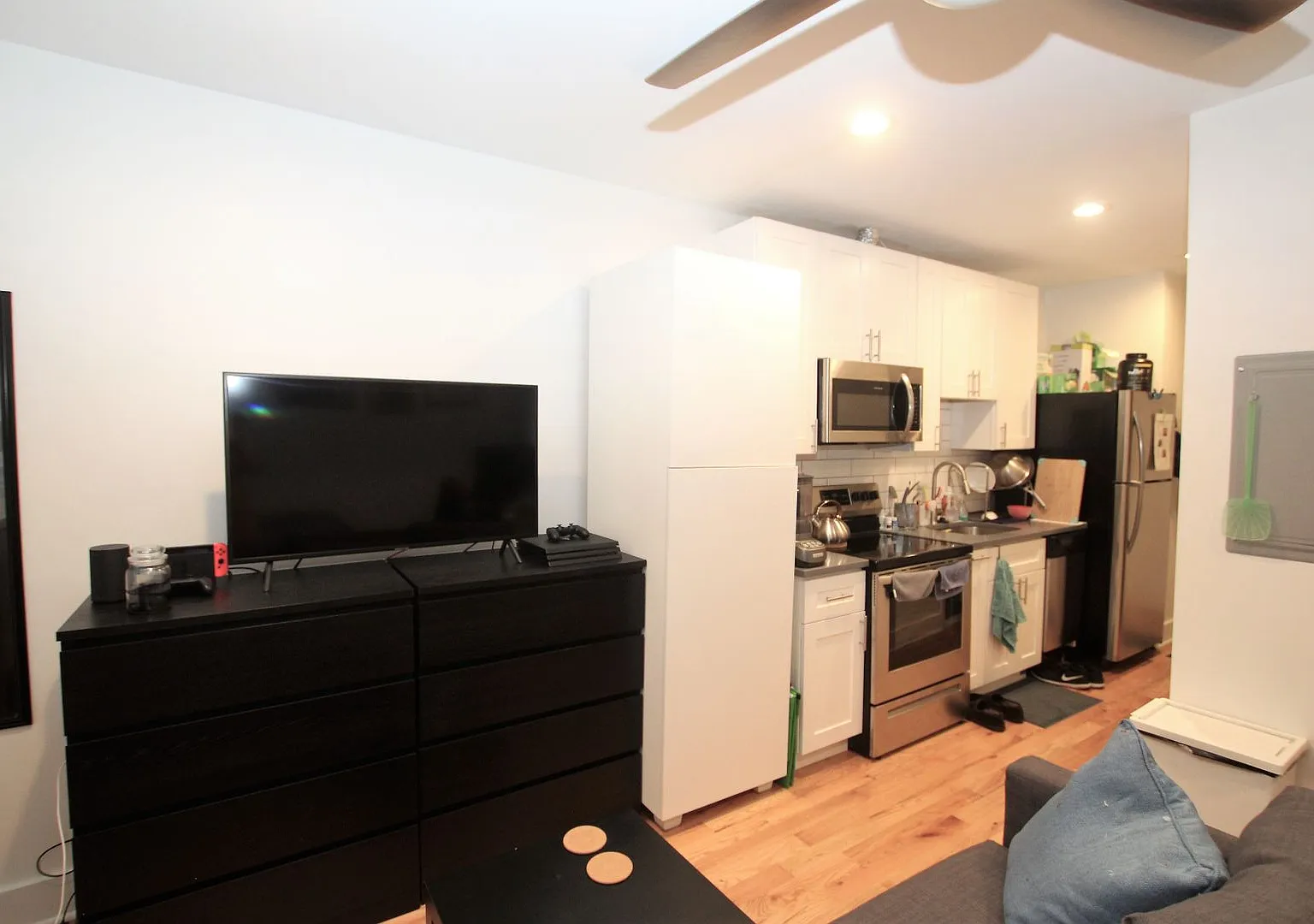 Beautiful studio in south philly — Photo 4