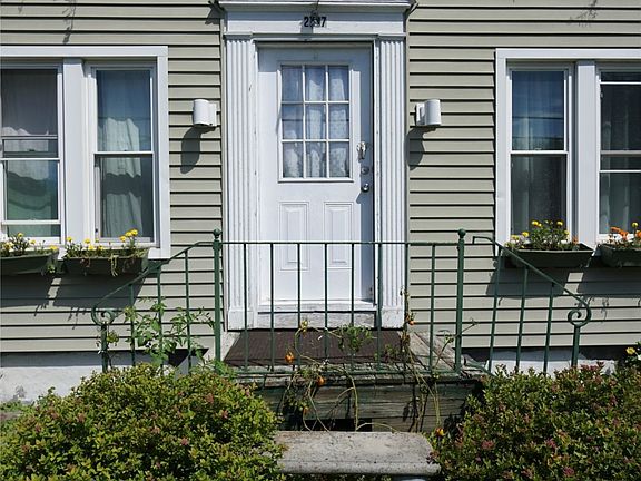 4th image of 2797 Hickory St