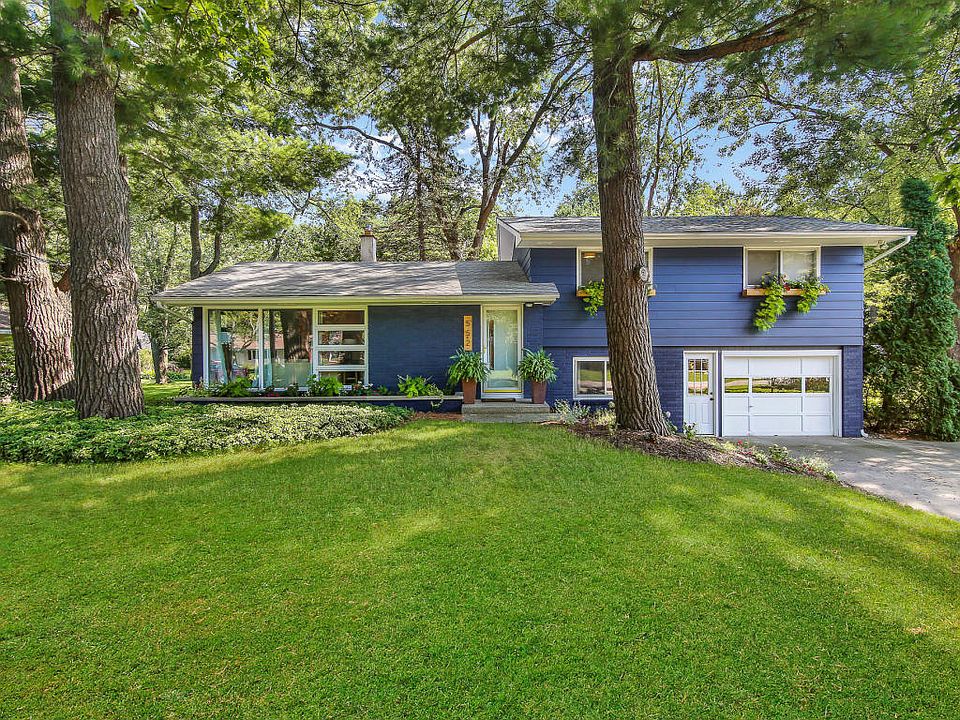1st image of 552 Woodland Dr