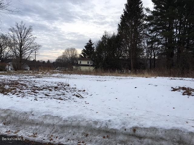 1st image of 25 Raymond Dr