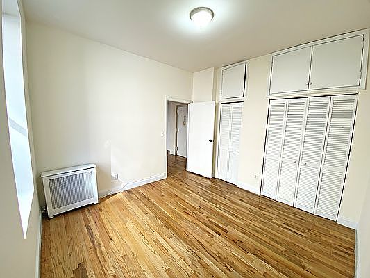 3rd image of 210 W 94th St APT 2F