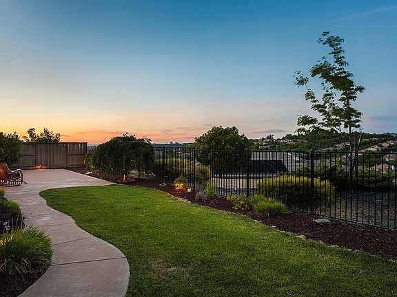 5th image of 1045 Terracina Dr