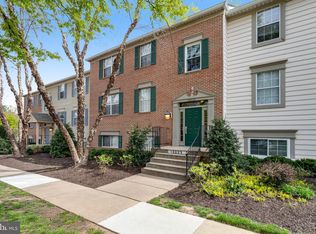 12023 Golf Ridge Ct APT 102, Fairfax, VA 22033