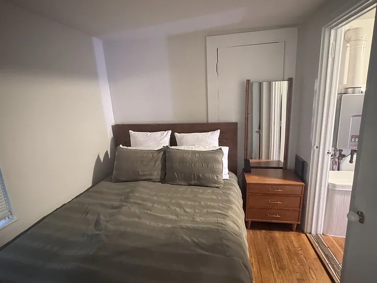 1 Franklin Pl #1 — Photo 3
