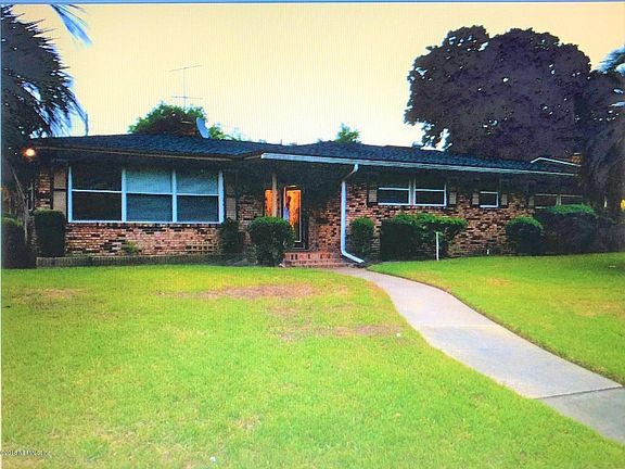 2nd image of 6805 Caballero Ct