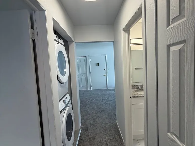 Princeton Square Apartments — Photo 12