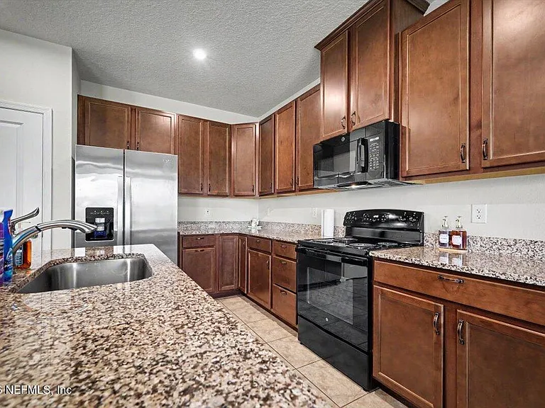 11443 Tiburon Dr — Photo 9