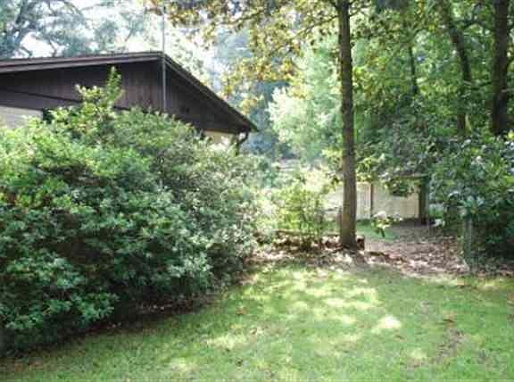 5th image of 2415 Banyan Dr