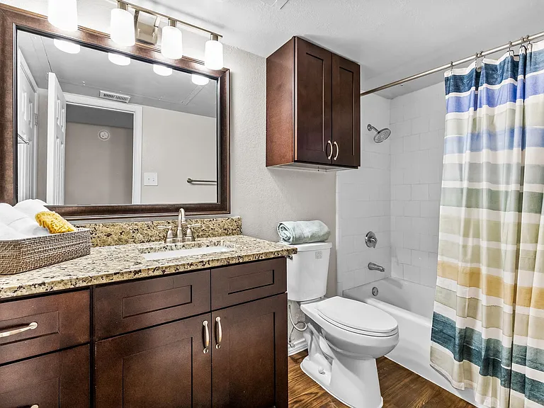 Oakhaven — Photo 14