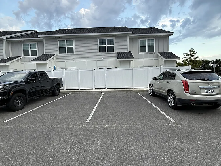 861 Maxine Ct #4B — Photo 33