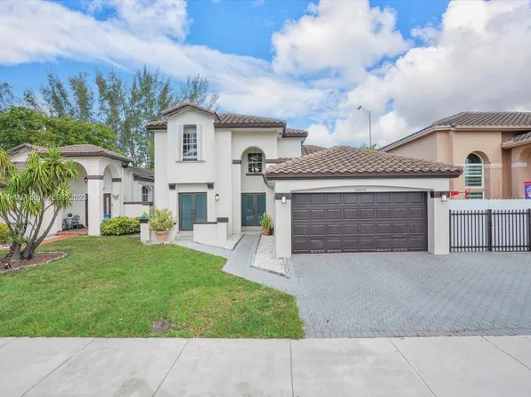 13041 NW 11th Ter, Miami, FL 33182