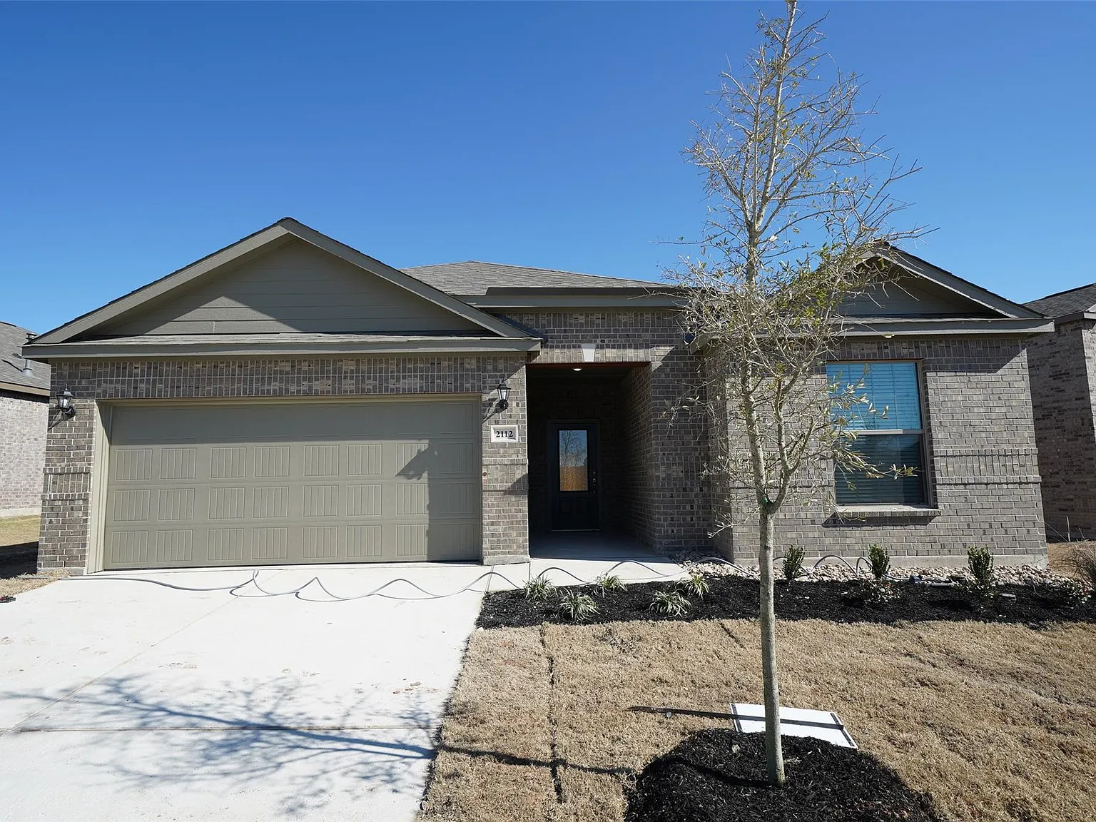 4 bed, 1801 sqft, $2,095 — Photo 2