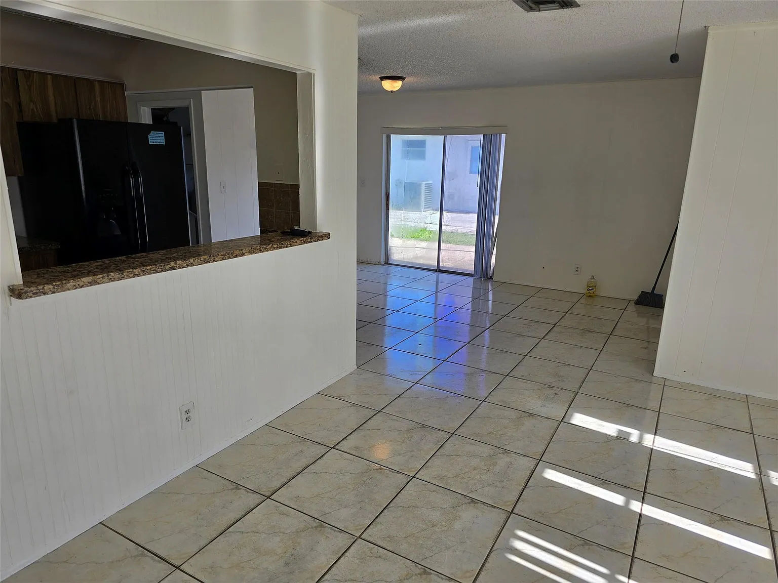 2 bed, 2.0 bath, 1174 sqft, $2,300 — Photo 4