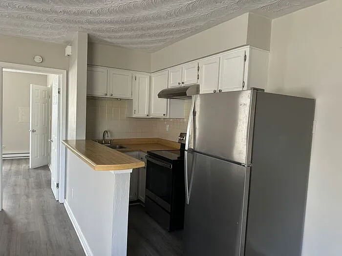 Building Photo - 324 Ashlawn Dr #2