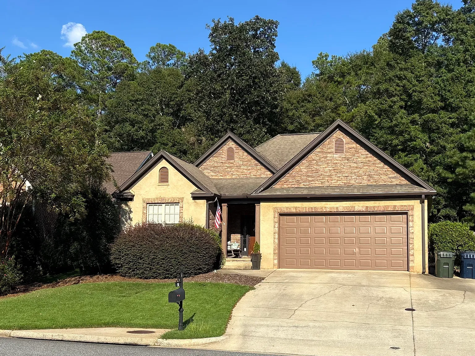 3 bed, 1921 sqft, $2,175 — Photo 1