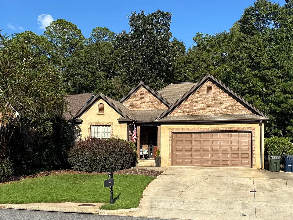206 Solamere Ln