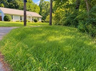 2 Pine Dr, Belvidere, NJ 07823