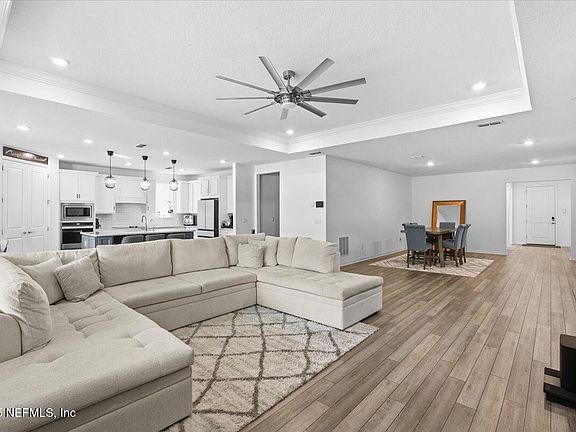 3rd image of 313 CODY CREST Court