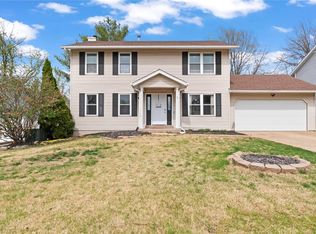 1295 Colby Dr, Saint Peters, MO