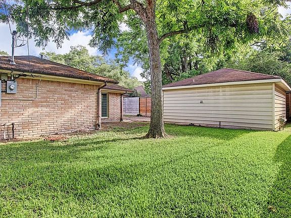 3rd image of 3714 Grennoch Ln
