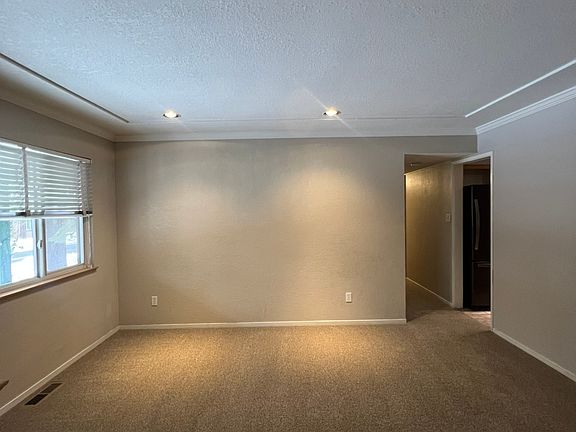 4th image of 2090 12th St