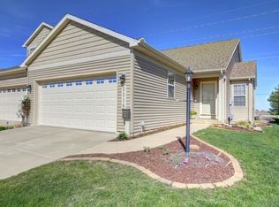 2214 Pebblebrooke Ln, Urbana, IL 61802