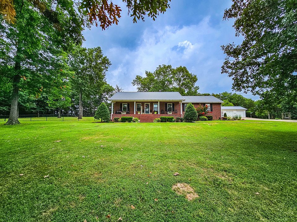 1st image of 143 Longwood Dr
