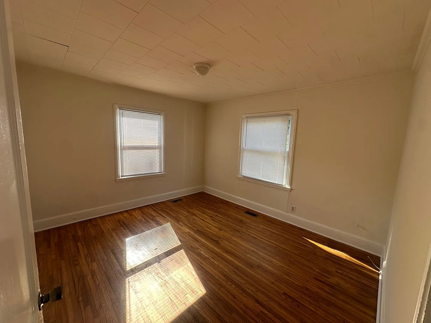 Engleside 610 — Photo 3