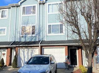 27 Pembrook Loop, Staten Island, NY 10309