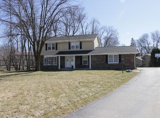 21345 Almesbury Ct, Brookfield, WI 53045