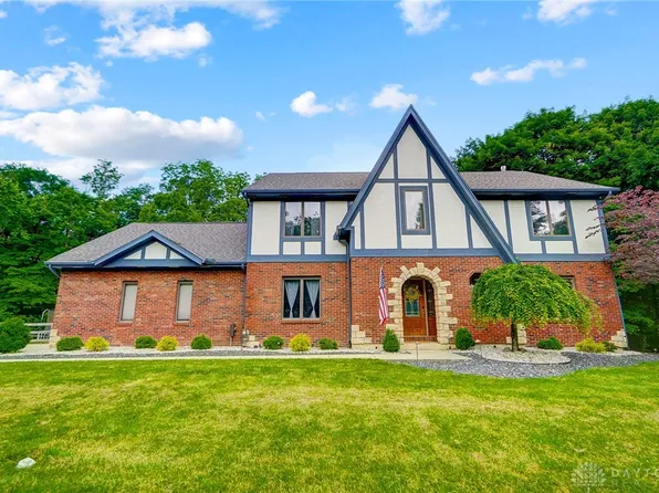 1079 Berryhill Rd, Bellbrook, OH 45305