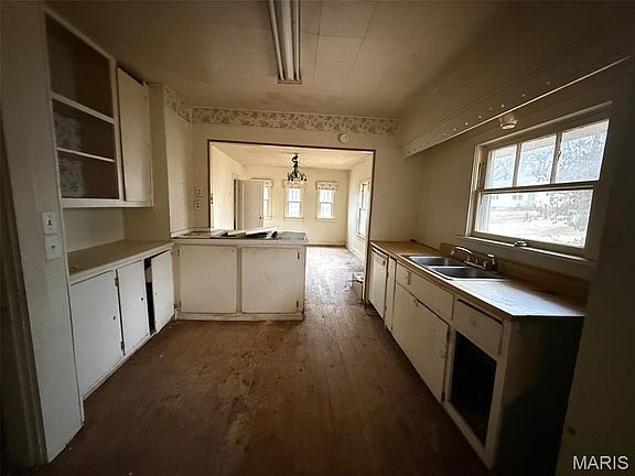 2nd image of 105 Central Ave
