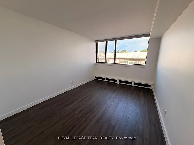 515 Saint Laurent Blvd #318 — Photo 27