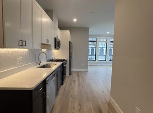 159 Everett St #302, Boston, MA 02128