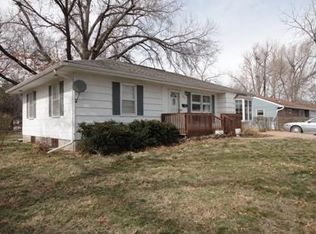 903 Pine St, Wamego, KS 66547