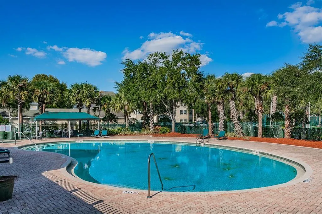 2 bed, 1050 sqft, $1,500 — Photo 1