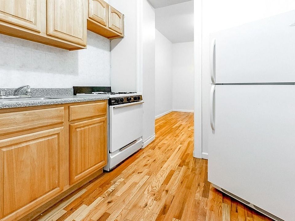 1st image of 134 Boerum St APT D1