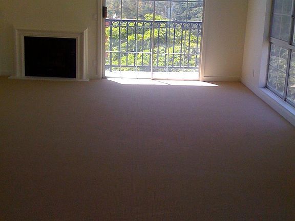 4th image of 412-585 N Rossmore Ave #412