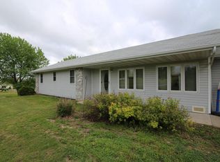 1404 Cherokee Cir, Houston, MO 65483
